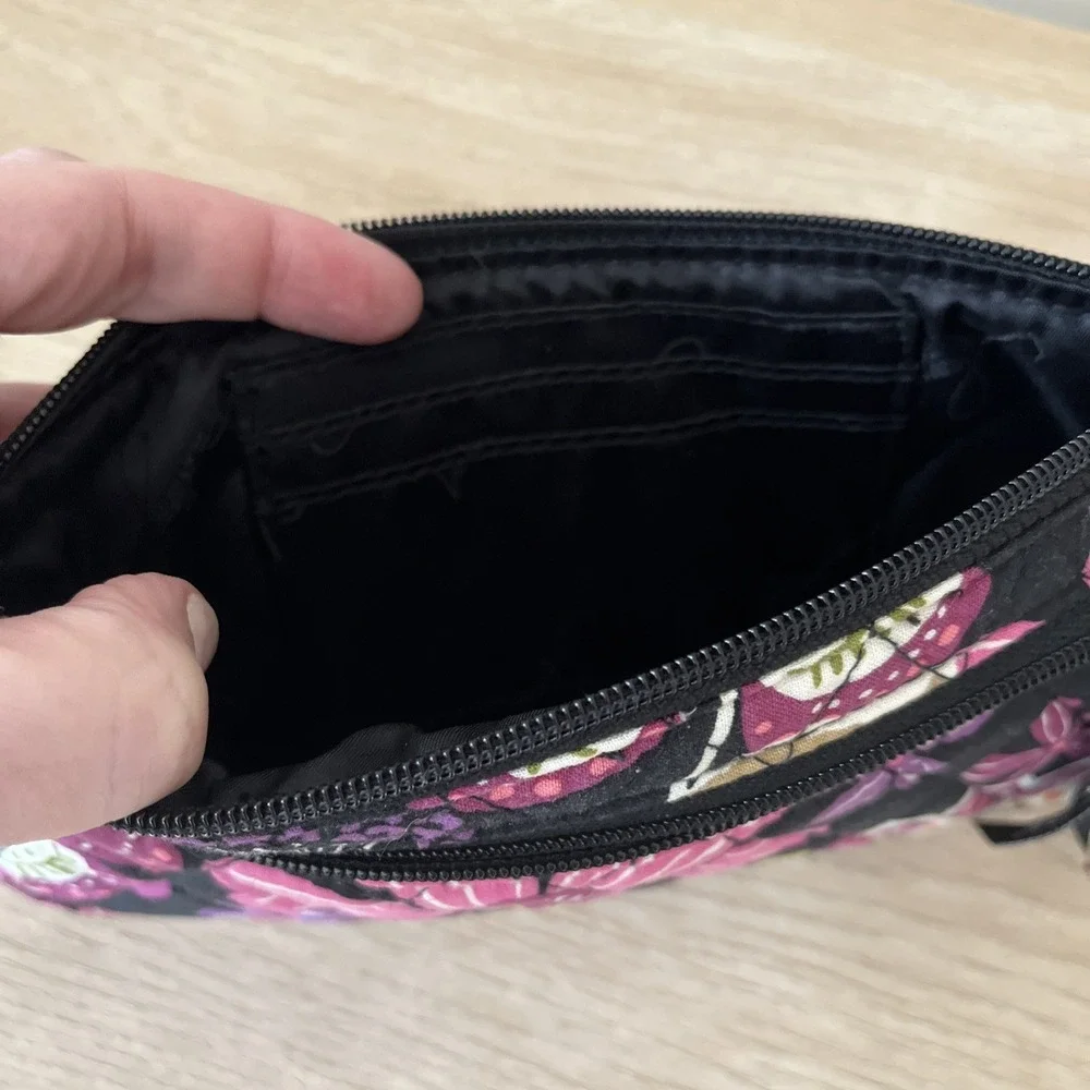 VERA BRADLEY Zip Wristlet Pirouette Pink & Black - Phone Size - Floral -‎ Travel